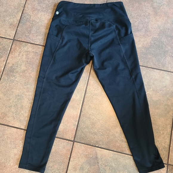 Zella Crop Leggings Medium Black - Picture 3 of 8